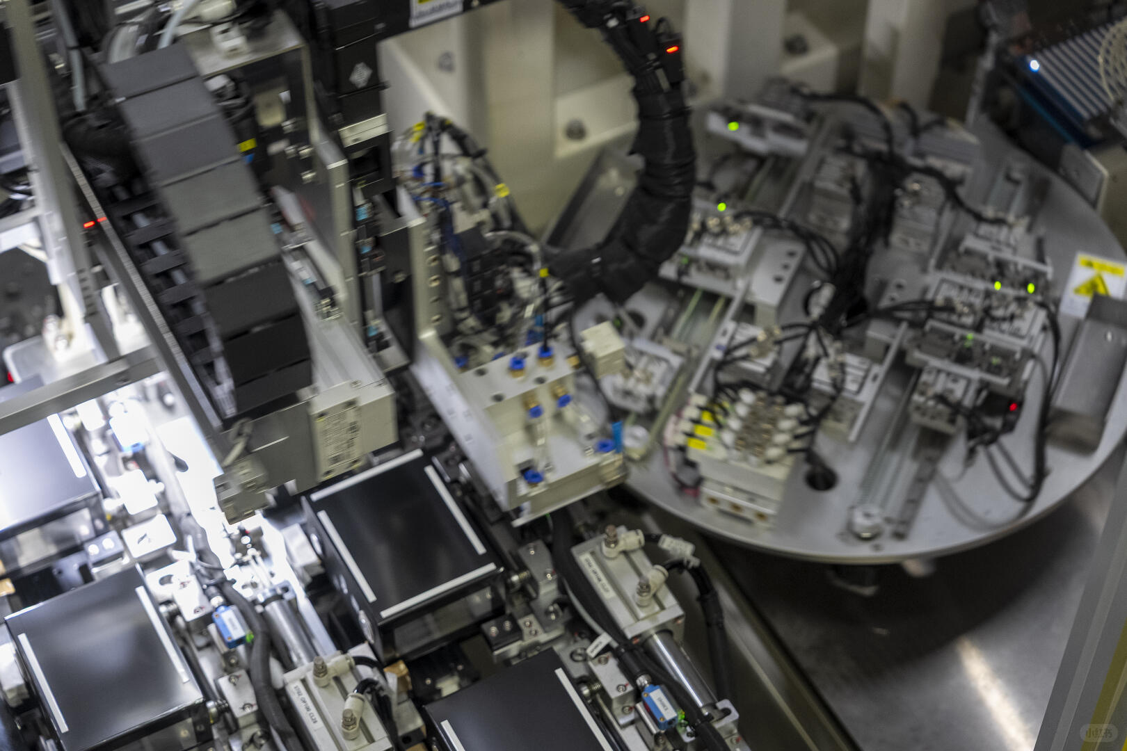 Automated inspection fixture for hardware validation
