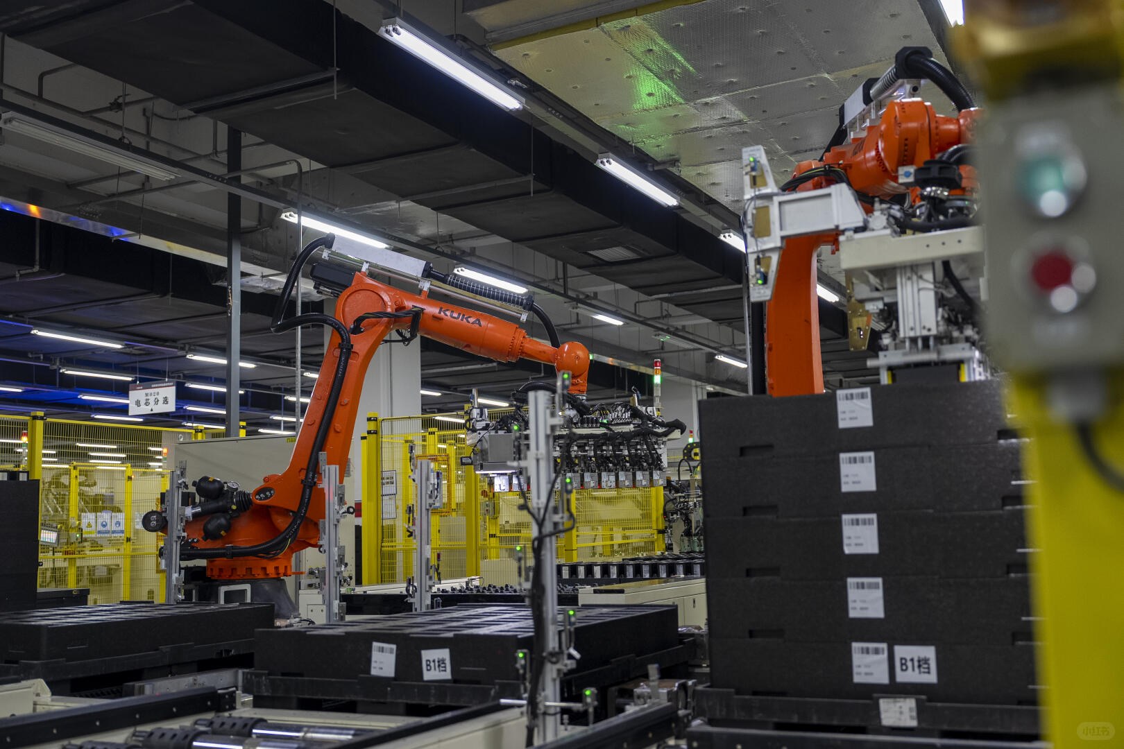 Robotic production cell for production readiness review
