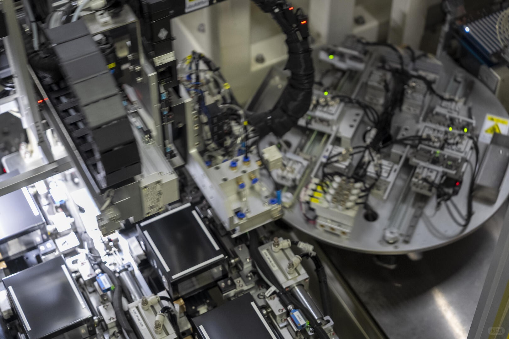 Automated tooling and fixture asset oversight station